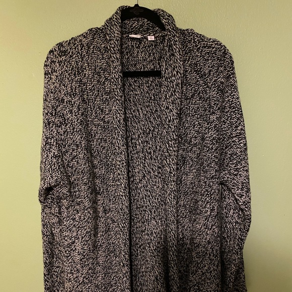 GAP Sweaters - Gap black and white cardigan with pockets